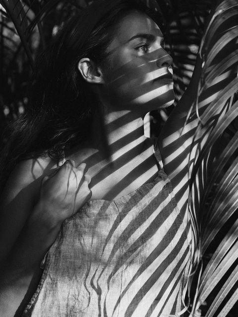 ZGFX7776_bw2_crop_1600.jpg